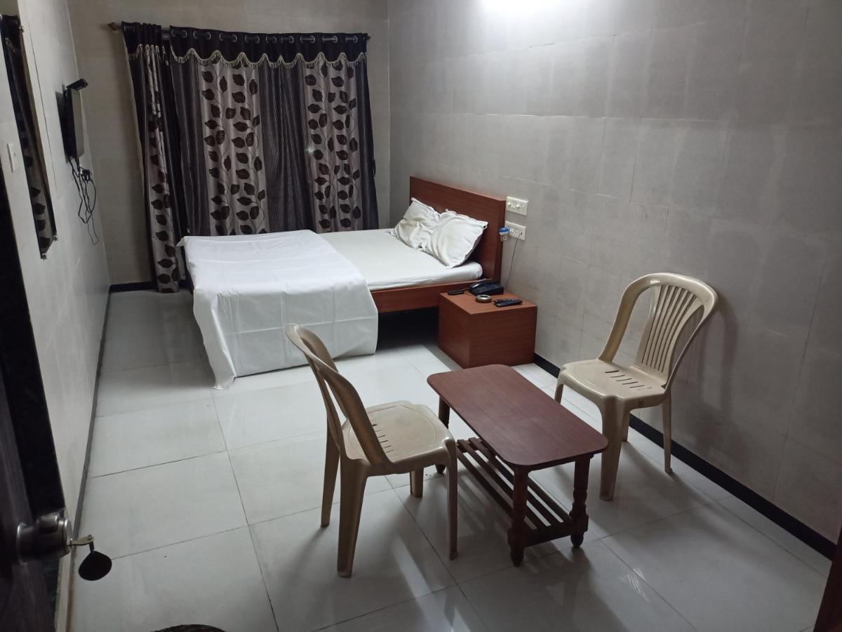 Hotel Dhruv Palace Trimbak Extérieur photo
