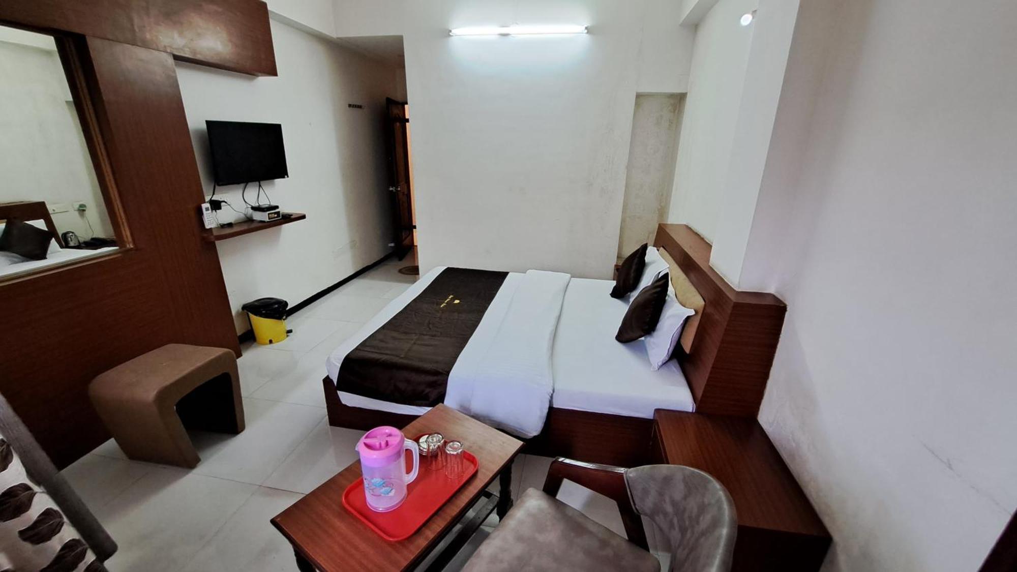 Hotel Dhruv Palace Trimbak Extérieur photo