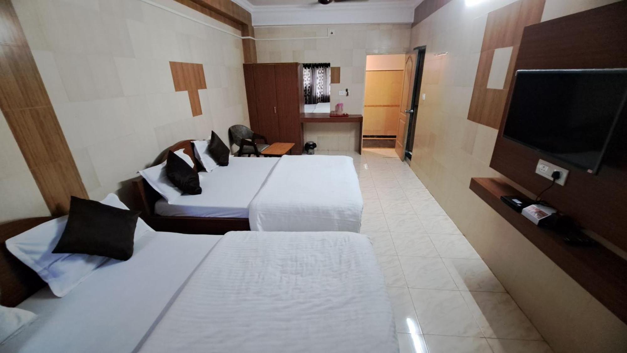 Hotel Dhruv Palace Trimbak Extérieur photo
