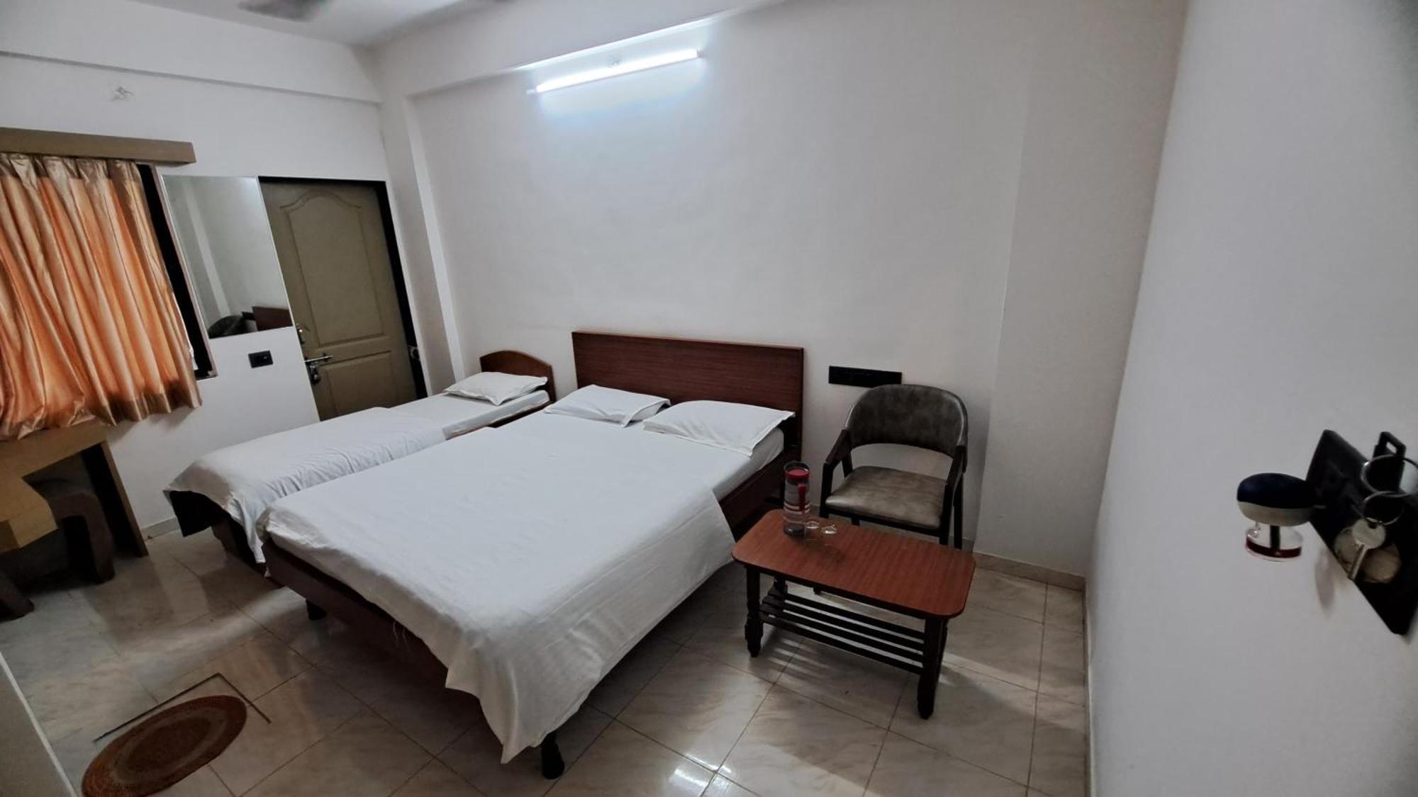 Hotel Dhruv Palace Trimbak Extérieur photo