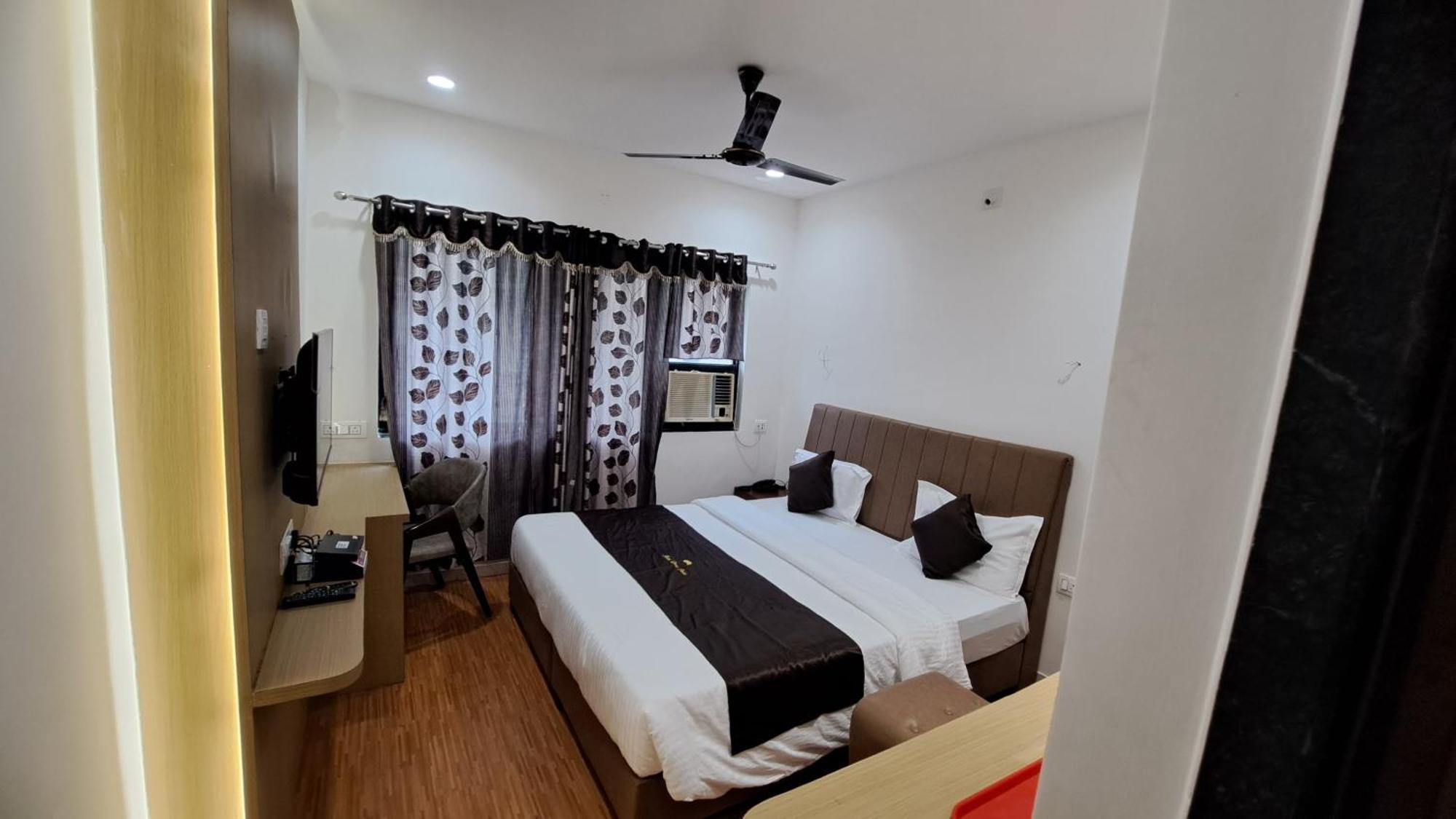 Hotel Dhruv Palace Trimbak Extérieur photo