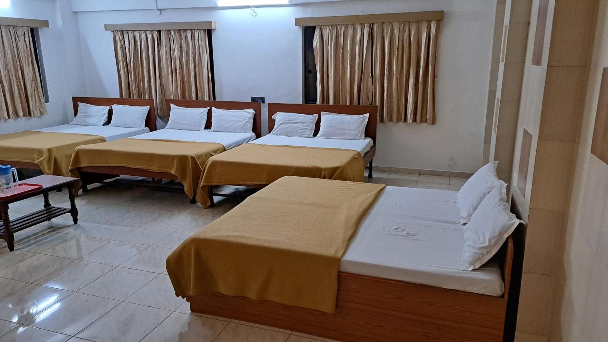 Hotel Dhruv Palace Trimbak Extérieur photo