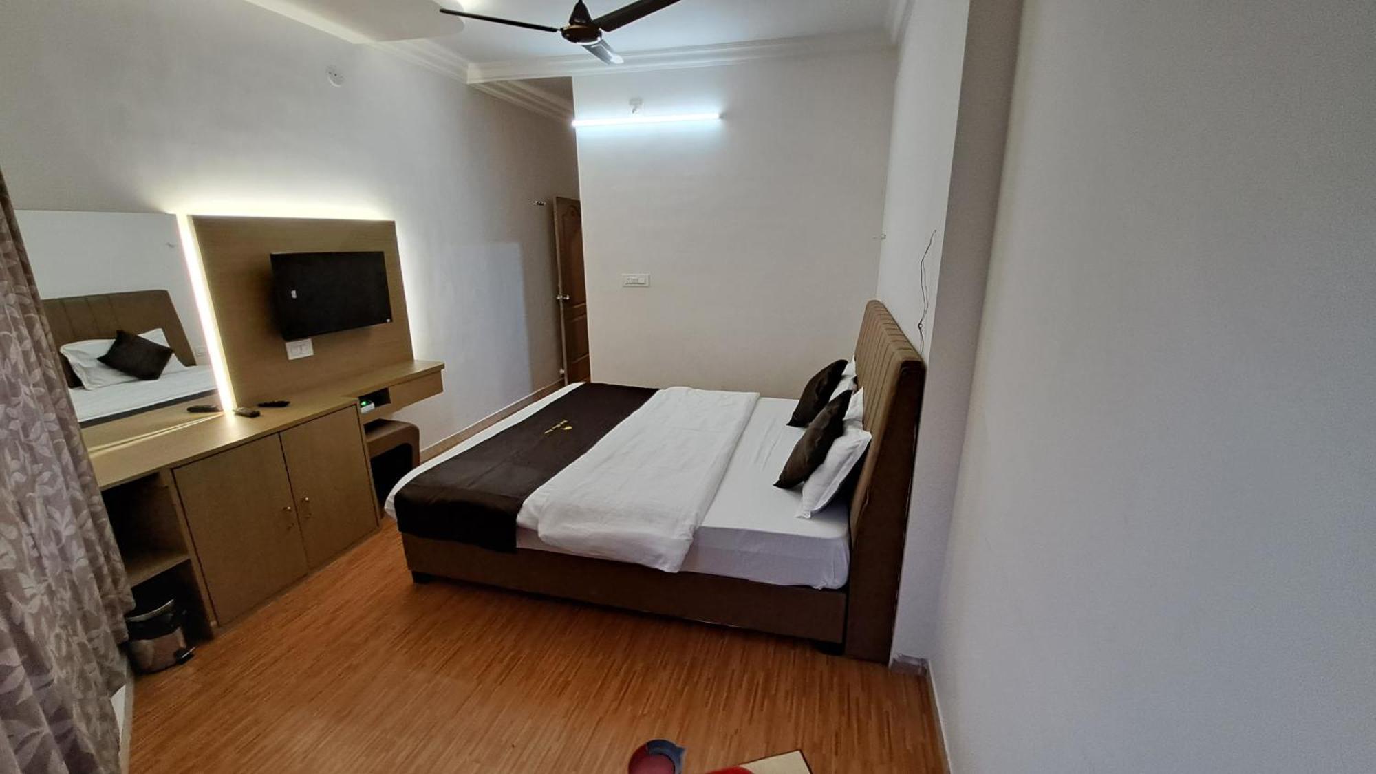 Hotel Dhruv Palace Trimbak Extérieur photo