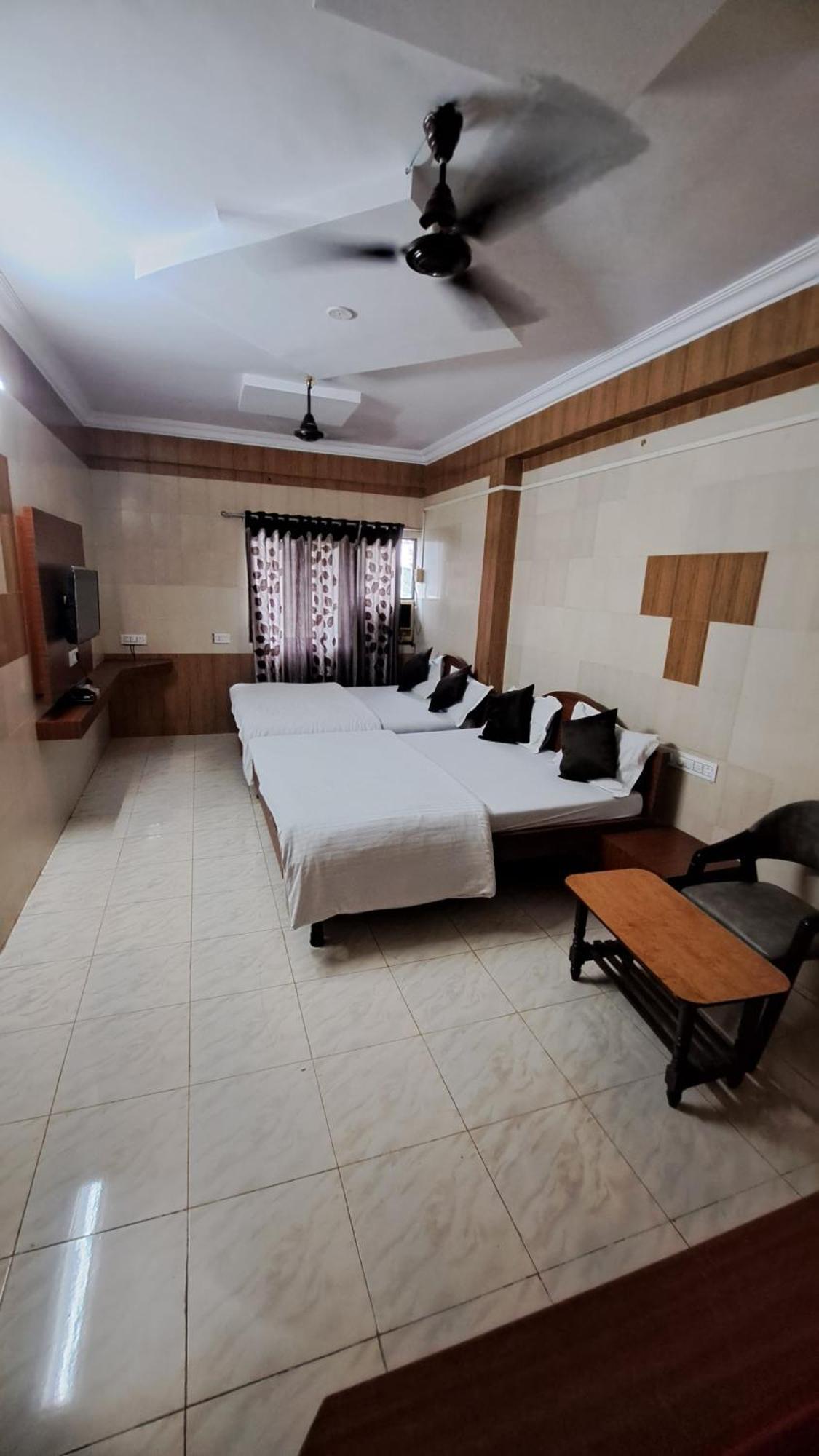 Hotel Dhruv Palace Trimbak Extérieur photo