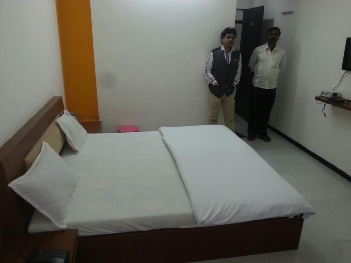Hotel Dhruv Palace Trimbak Extérieur photo