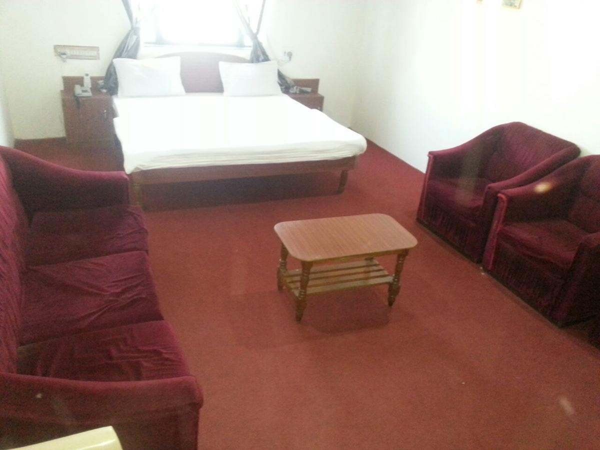 Hotel Dhruv Palace Trimbak Extérieur photo
