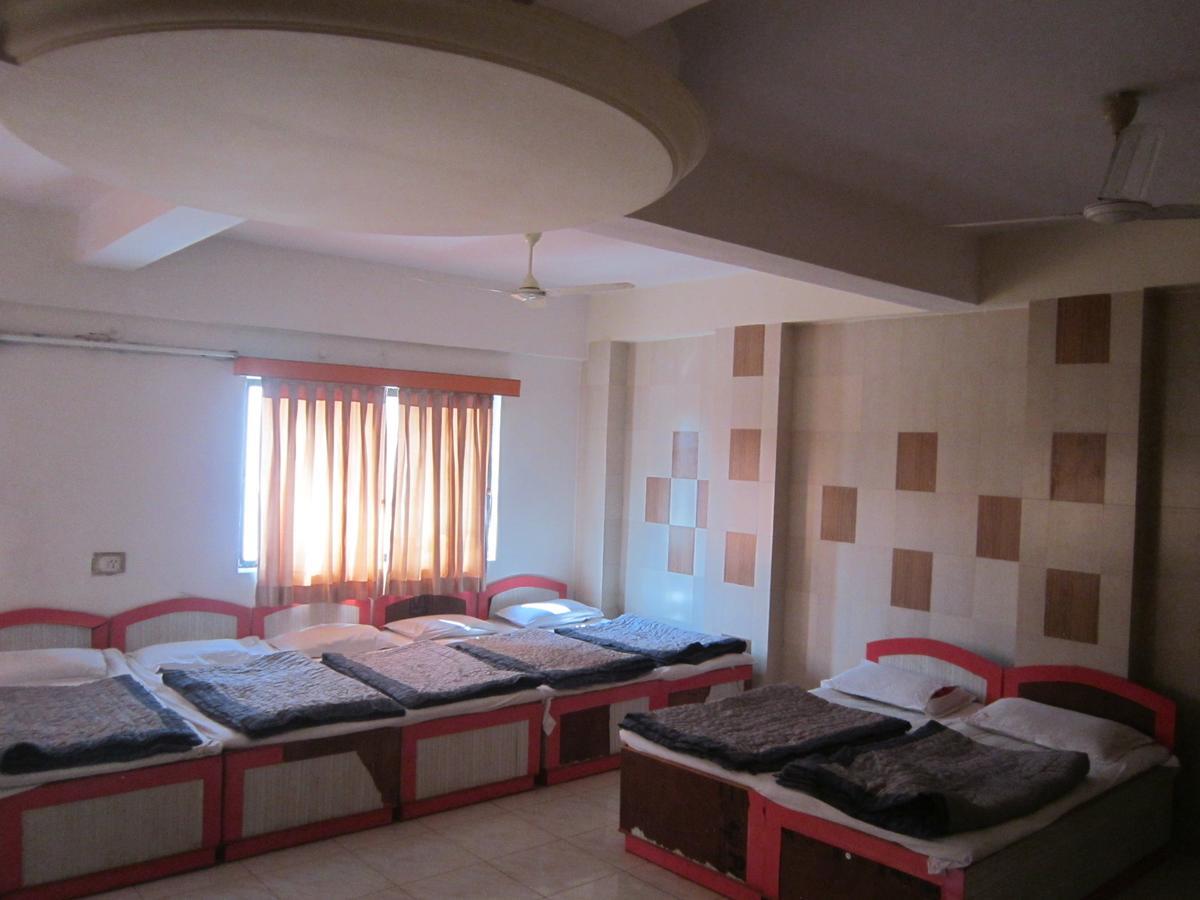 Hotel Dhruv Palace Trimbak Extérieur photo