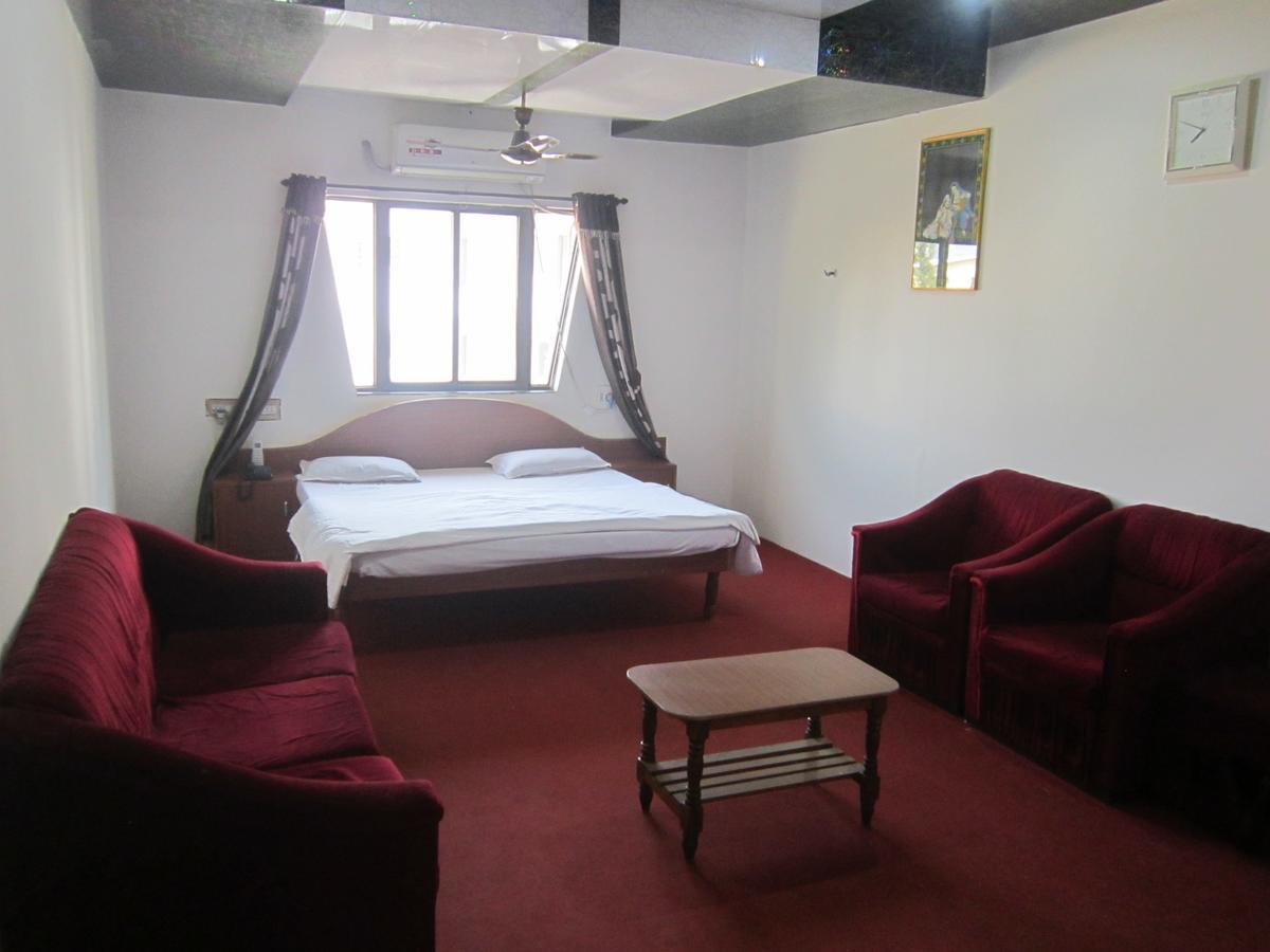 Hotel Dhruv Palace Trimbak Extérieur photo